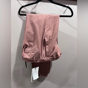 NWT Lululemon Commission Pant Classic 30” w x 32”L
Color Ecly